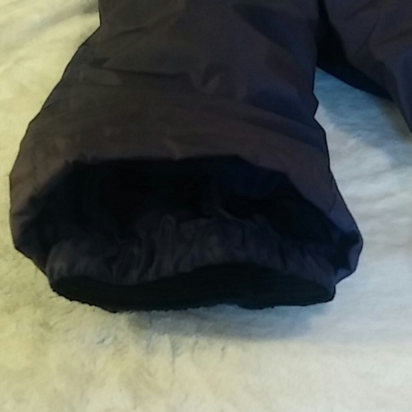 Weatherproof snowsuit - Picture 5 of 5